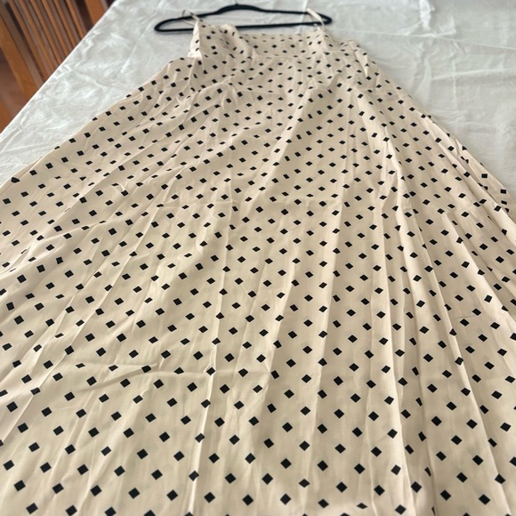 Commense Cream and Black Geometric Dress - Picture 4 of 7